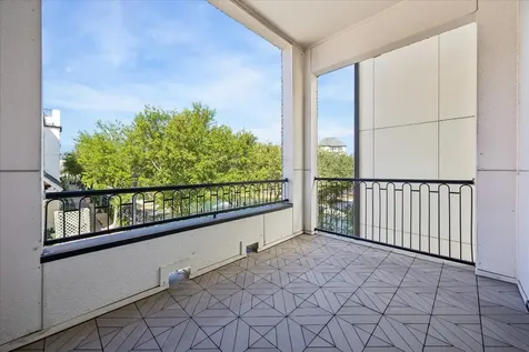 9663 Kings Cross Station Houston TX 77045