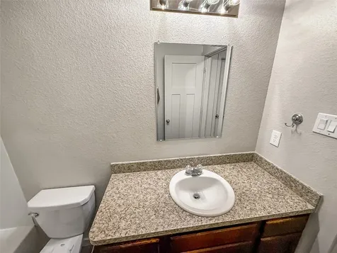 10535 Mills Road 4b Houston TX 77070