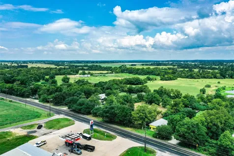 19267 Highway 30 Shiro TX 77873