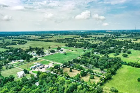 19267 Highway 30 Shiro TX 77873