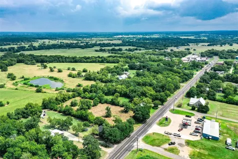 19267 Highway 30 Shiro TX 77873