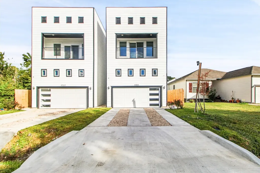5323 Rue Street Houston TX 77033