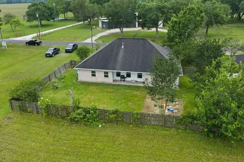 931 Broadway Winnie TX 77665