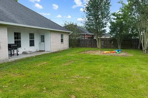 931 Broadway Winnie TX 77665