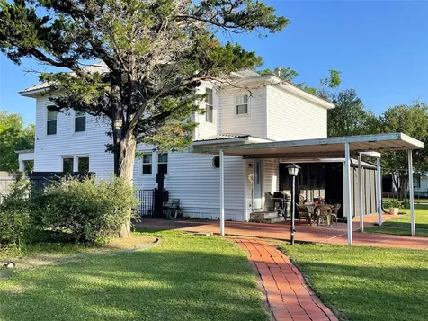 702 S 9th Avenue Teague TX 75860