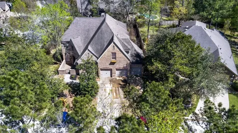 10 Almondell Court Magnolia TX 77354
