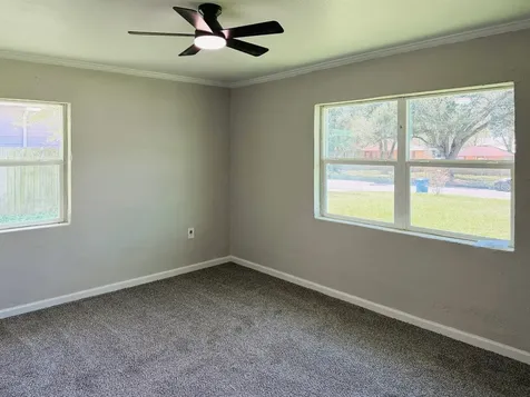 427 Wood Street Navasota TX 77868