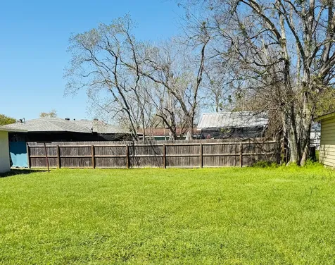 427 Wood Street Navasota TX 77868