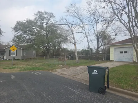 1216 Merchant Street El Campo TX 77437