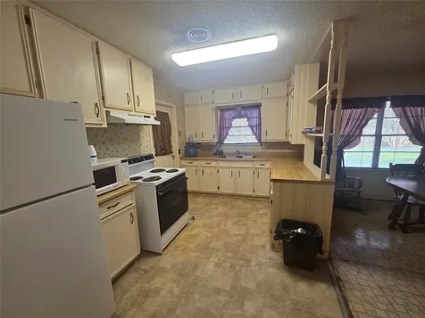 1216 Merchant Street El Campo TX 77437