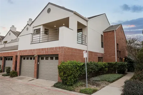 2668 Bering Drive 2668 Houston TX 77057