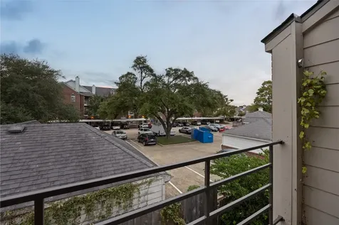 2668 Bering Drive 2668 Houston TX 77057