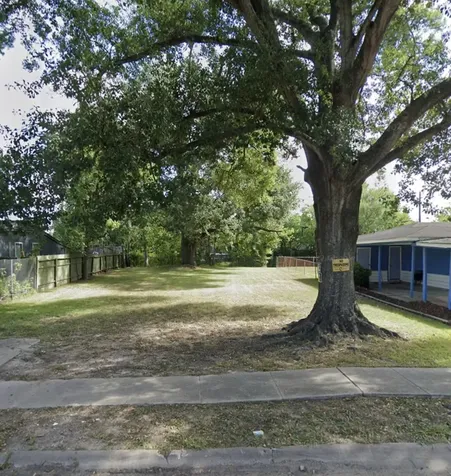5017 Southwind Street Houston TX 77033