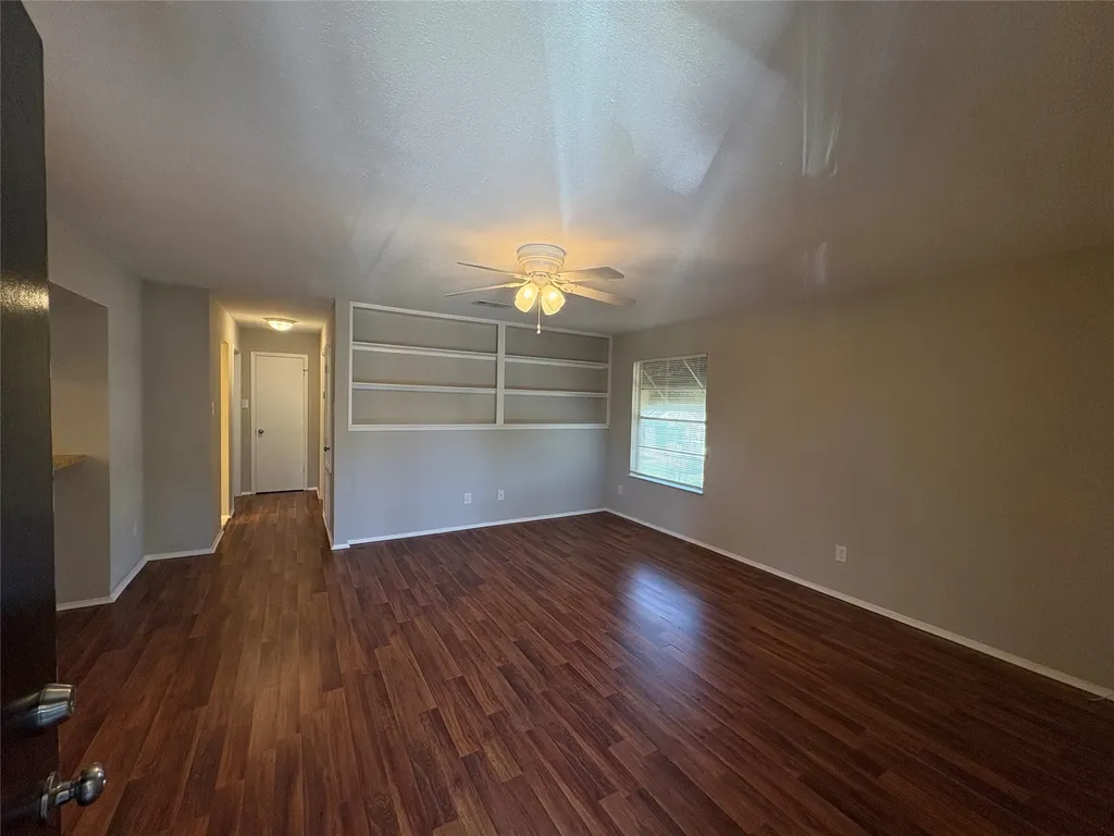 312 S Poplar Street 4 Tomball TX 77375