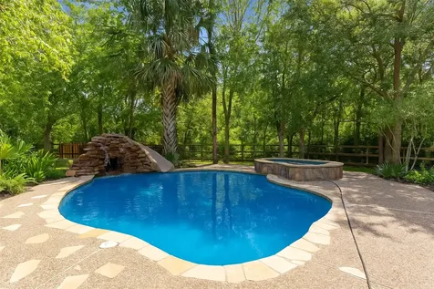 2042 Darby Lane Fresno TX 77545