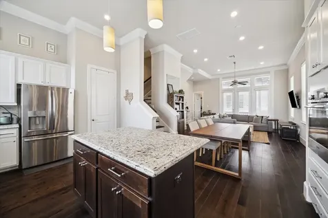 2006 Lou Ellen Lane H Houston TX 77018