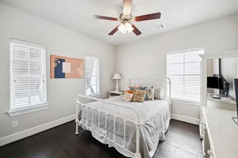 2006 Lou Ellen Lane H Houston TX 77018