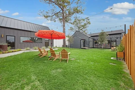 2006 Lou Ellen Lane H Houston TX 77018