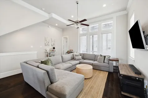 2006 Lou Ellen Lane H Houston TX 77018