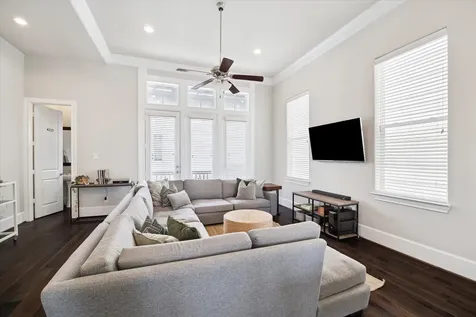 2006 Lou Ellen Lane H Houston TX 77018