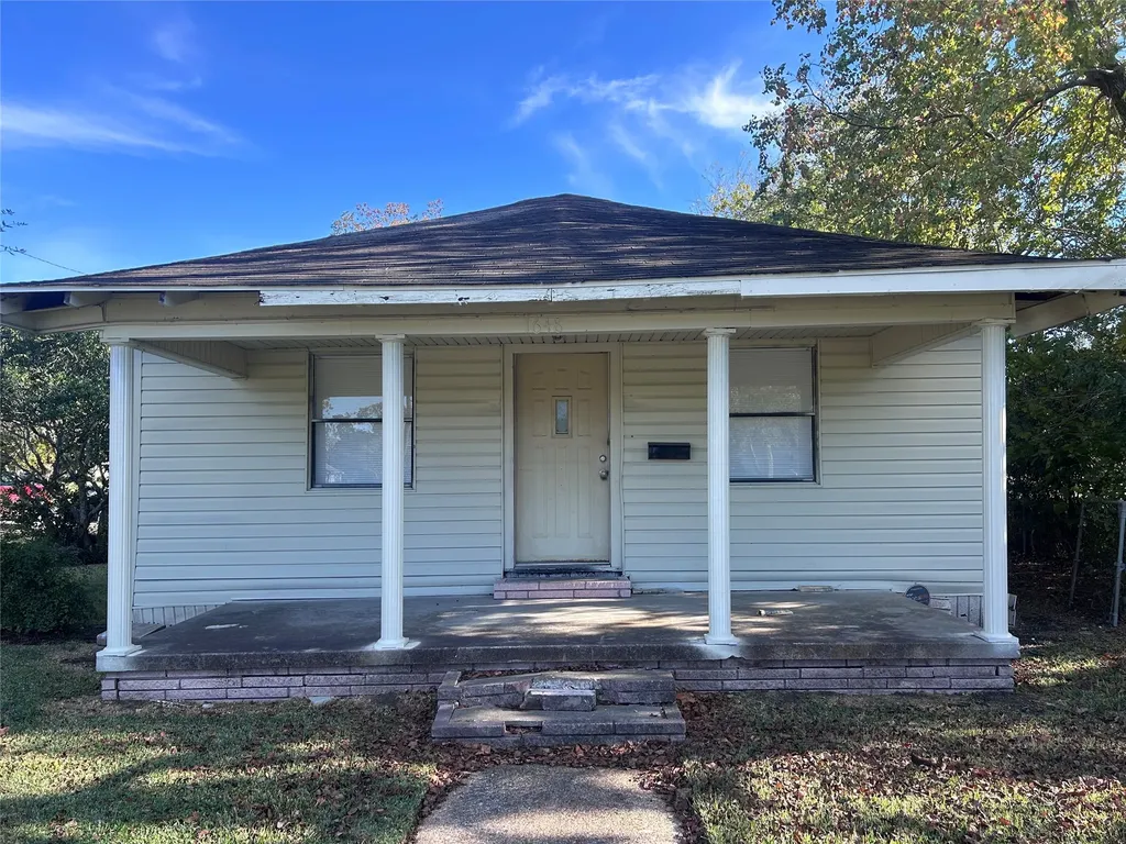 1648 W Rev Dr Ransom Howard Street Port Arthur TX 77640