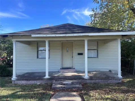1648 W Rev Dr Ransom Howard Street Port Arthur TX 77640