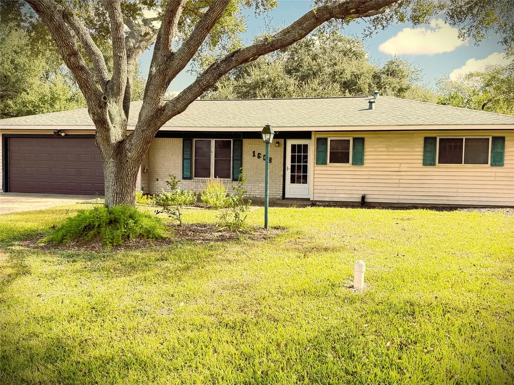 1608 Michael Street El Campo TX 77437
