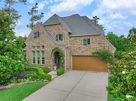 30 W Twin Ponds Court Tomball TX 77375