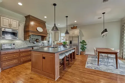 30 W Twin Ponds Court Tomball TX 77375