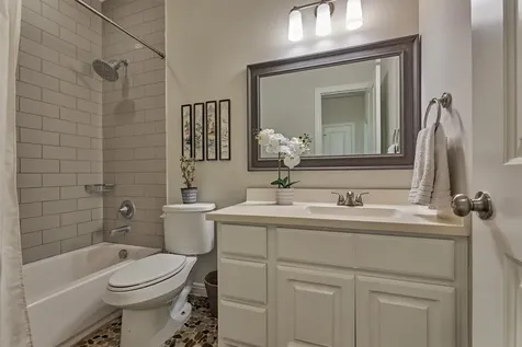 30 W Twin Ponds Court Tomball TX 77375