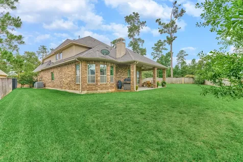 30 W Twin Ponds Court Tomball TX 77375