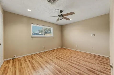 5211 Court Road Houston TX 77053