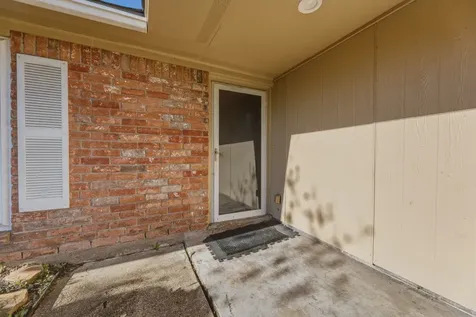 5211 Court Road Houston TX 77053