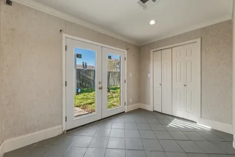 5211 Court Road Houston TX 77053