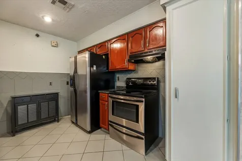 5211 Court Road Houston TX 77053