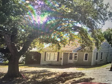 933 Pecos Avenue Port Arthur TX 77642