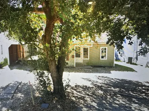933 Pecos Avenue Port Arthur TX 77642