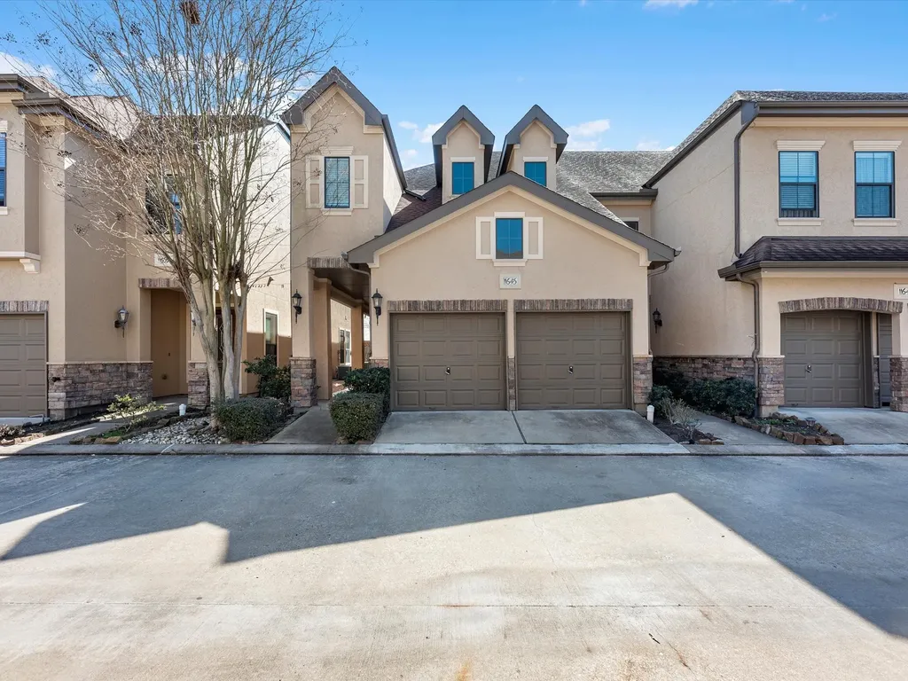 11643 Royal Oaks View Houston TX 77082