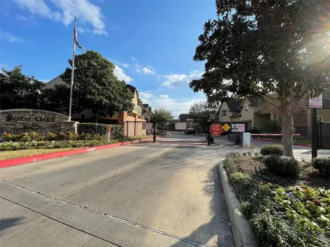 11643 Royal Oaks View Houston TX 77082