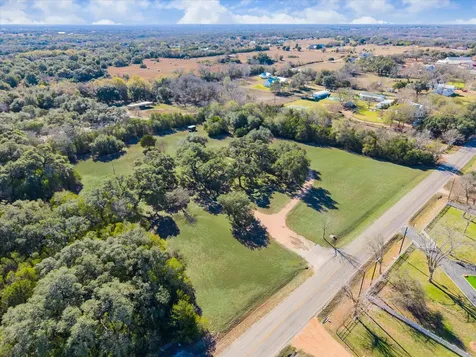 509 N Live Oak Street Round Top TX 78954