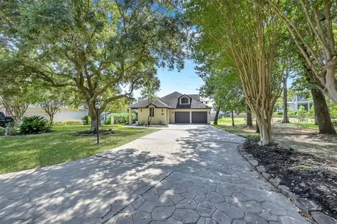 22 Creekwood Drive Montgomery TX 77356