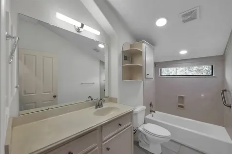 22 Creekwood Drive Montgomery TX 77356