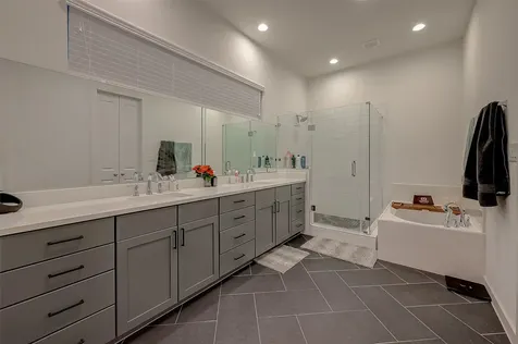 8911 Knoll Villas Street Houston TX 77080