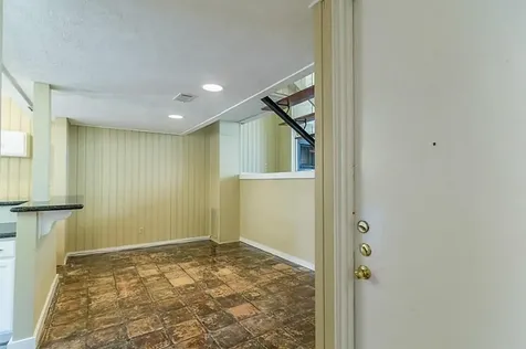 17 Lakeway Street Conroe TX 77304