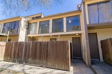 17 Lakeway Street Conroe TX 77304