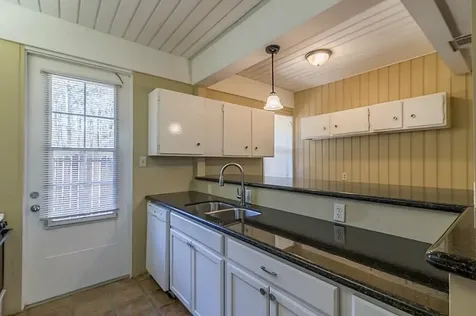 17 Lakeway Street Conroe TX 77304
