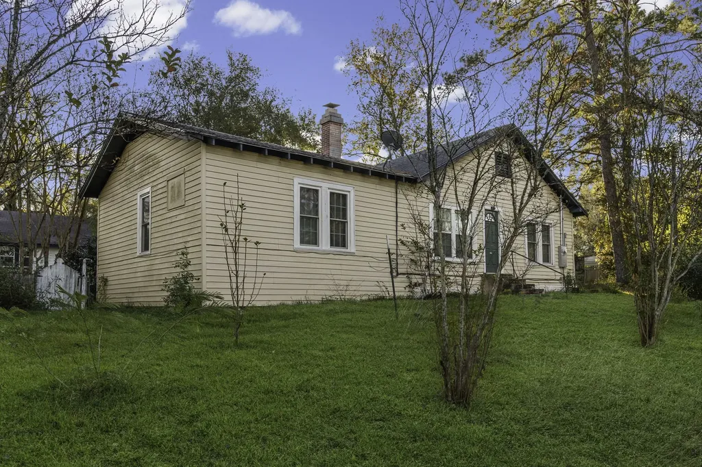 712 N Pine Avenue Livingston TX 77351