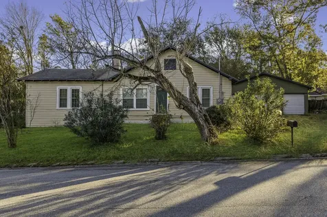 712 N Pine Avenue Livingston TX 77351