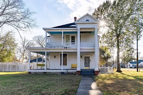 401 Hanover Street Edna TX 77957