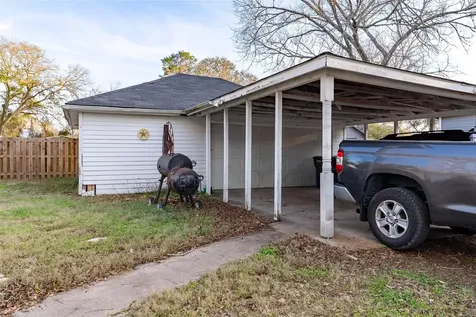 401 Hanover Street Edna TX 77957